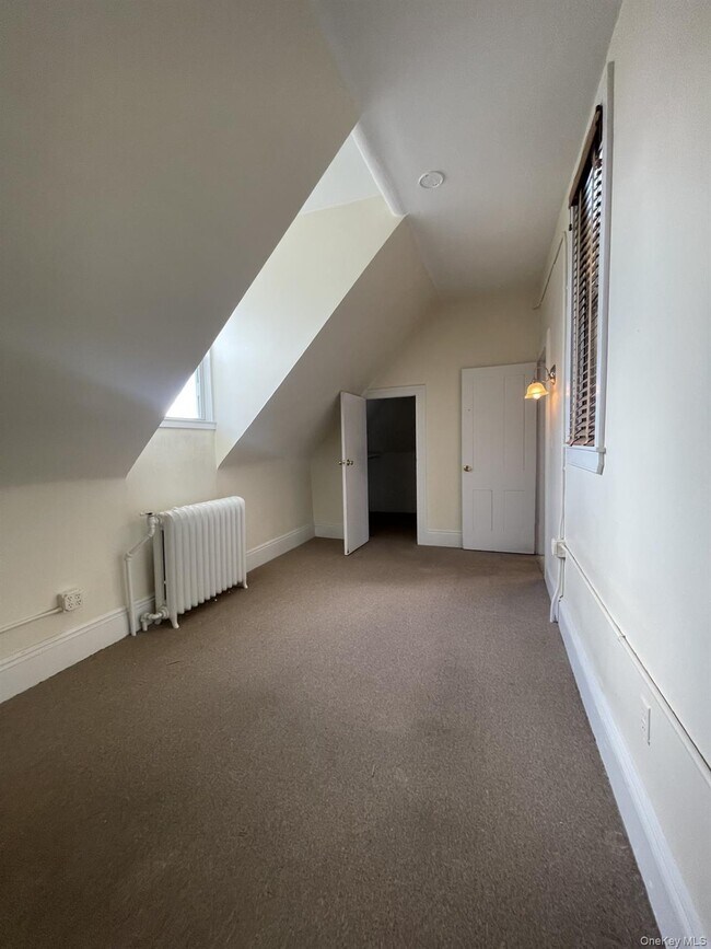 Building Photo - 579 Broadway