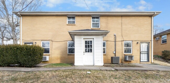 Building Photo - Dortch/Bradley St Apartments