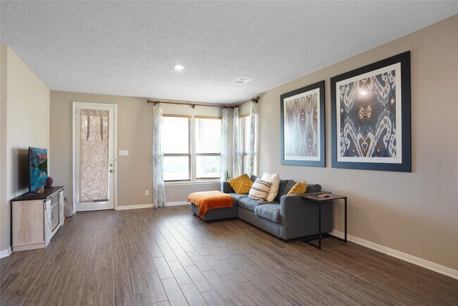 Building Photo - 2210 Thunderbolt Peak Dr