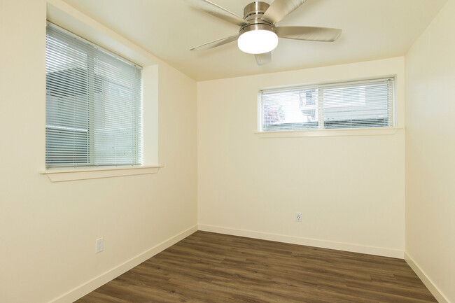 Building Photo - Spacious 3-Bedroom in Ballard!