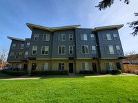 Building Photo - Double Master Suite Townhouse in Beaverton