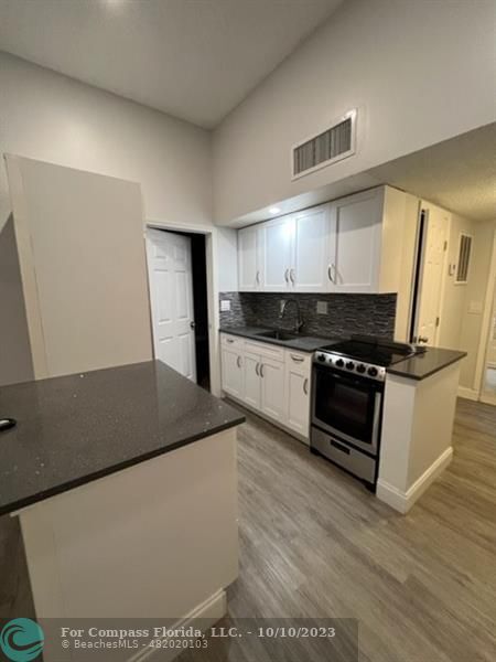 Primary Photo - 2301 SW 81st Ave
