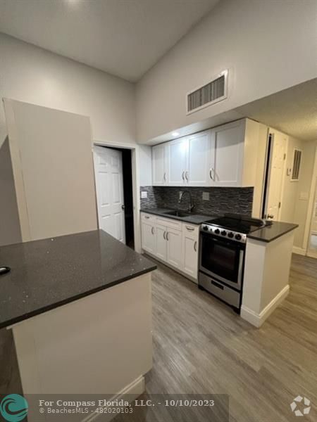 Building Photo - 2301 SW 81st Ave