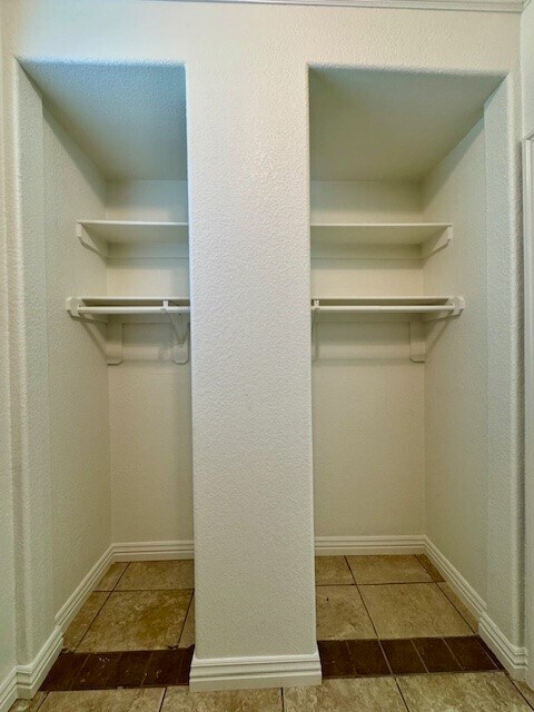 Building Photo - 601 Auburn St