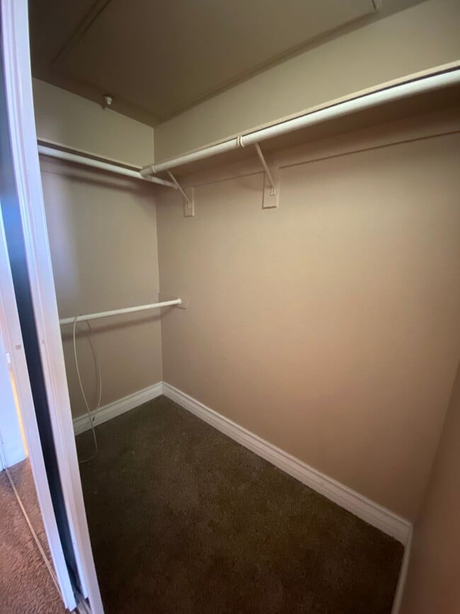 Building Photo - Beautiful, partially furnished 1 bedroom with a view of the Sphere!