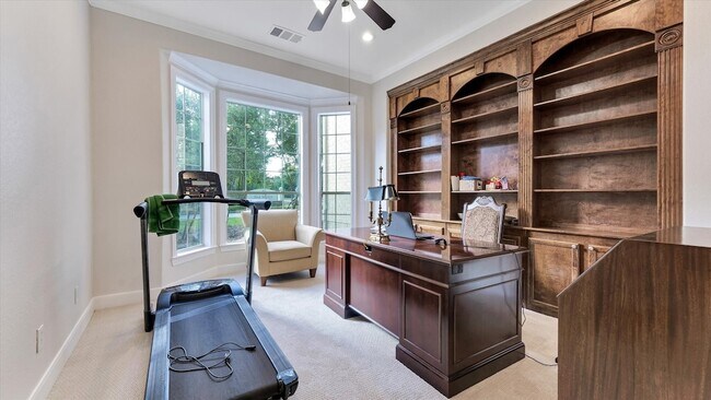Building Photo - 3 N Fair Manor Cir