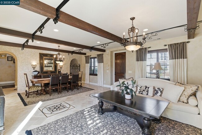 Building Photo - 1041 S Wedgewood Rd