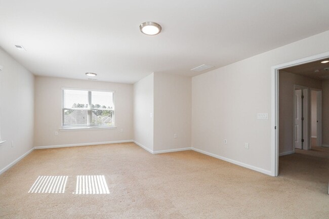 Building Photo - Stunning 4BD, 3BA Cary Home in Prime Locat...