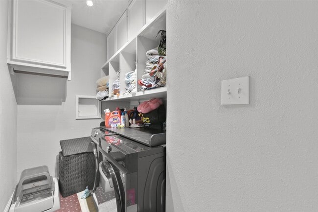 Building Photo - 21131 Beech Landing Ln