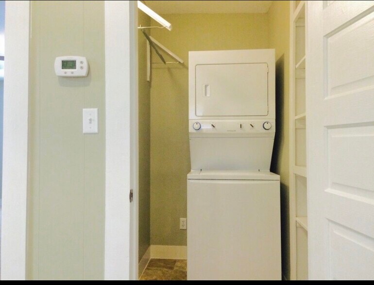 Building Photo - 1906 Dalton Pike SE