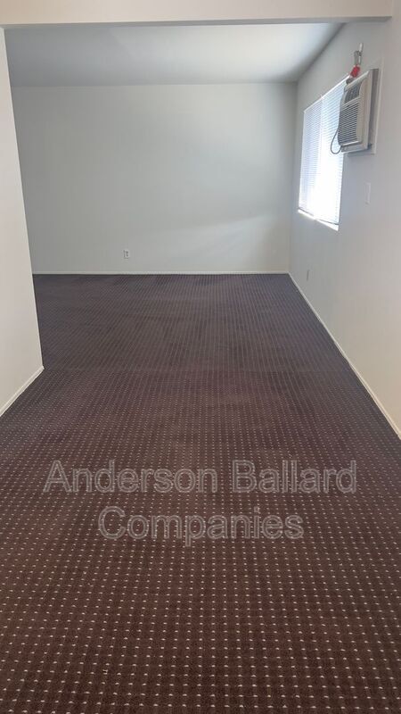 Building Photo - 10060 Laurel Ave