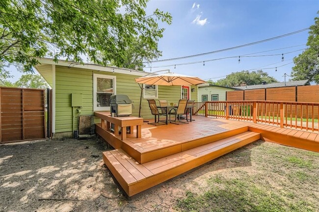 Building Photo - 7717 Woodrow Ave