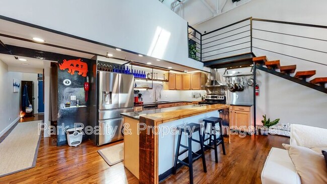 Building Photo - 3377 Blake St