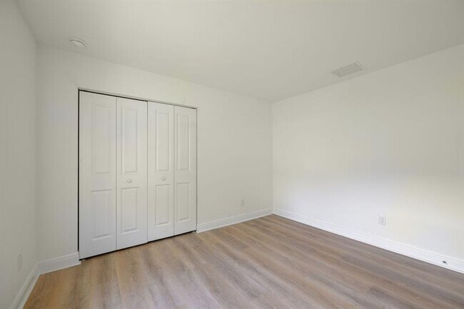 Building Photo - 3838 SW Hainlin St