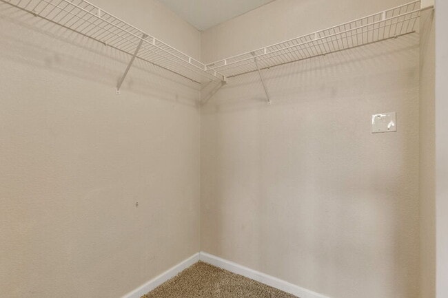 Building Photo - 5714 N Gibralter Way