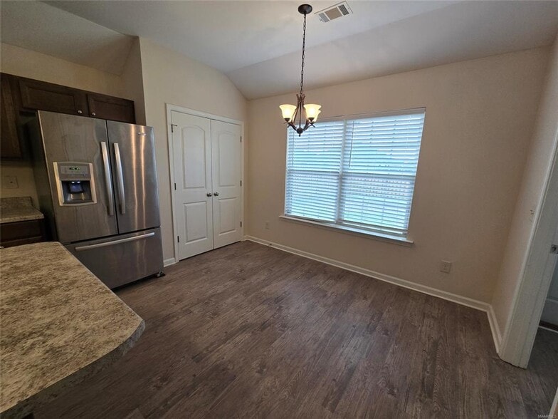 Building Photo - 456 Buena Vista Wy