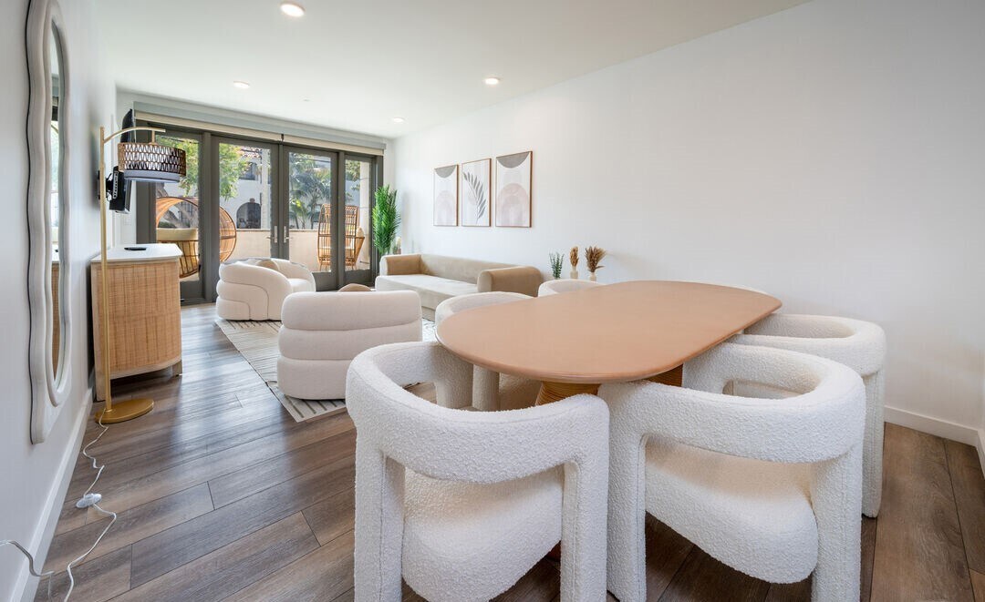 Building Photo - 1070 S Bedford St