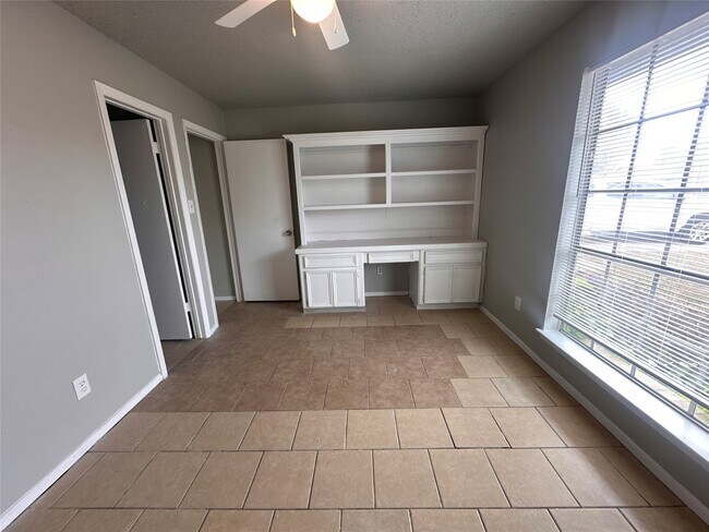 Building Photo - 7207 Caracas Dr