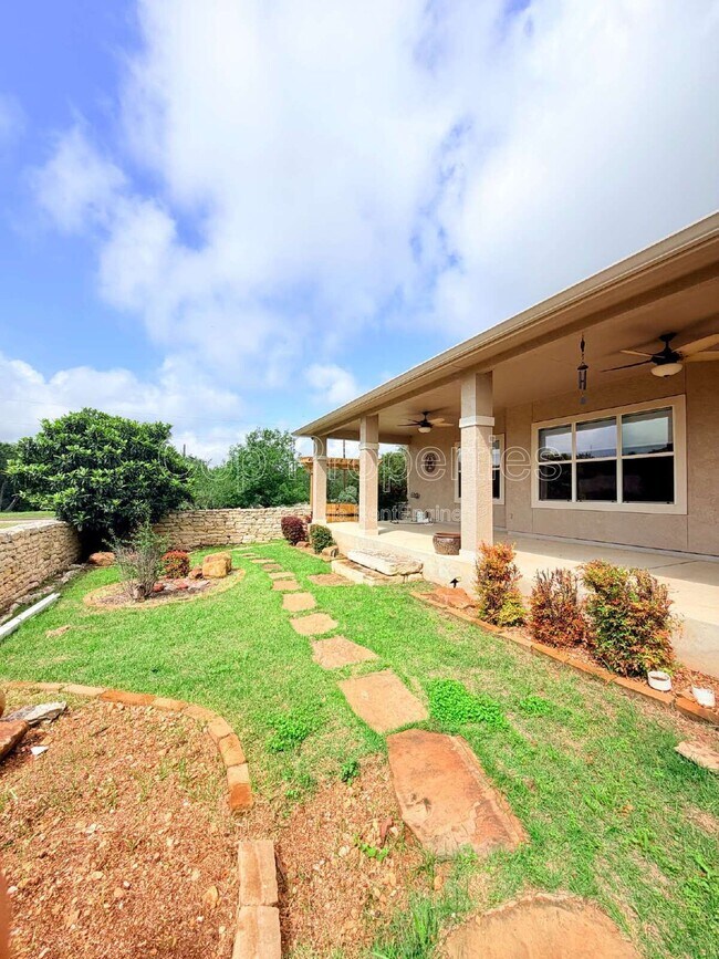 Building Photo - 412 Shayla Ln