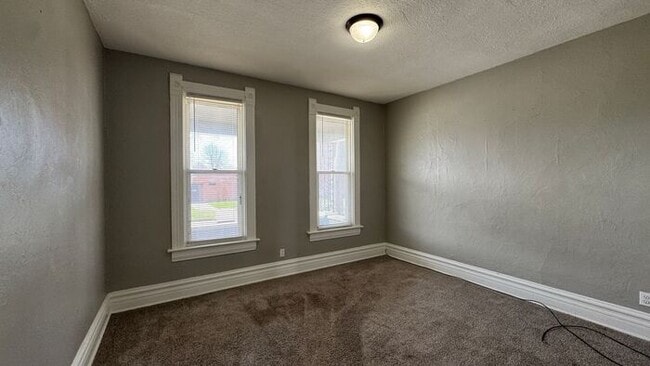Building Photo - Charming 3-Bedroom Home with Convenient Lo...