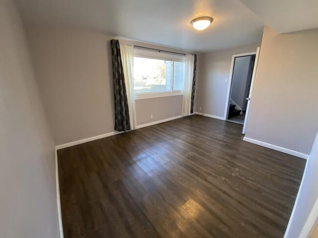 Building Photo - 2020 Dunn Ave