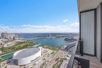 Building Photo - 398 NE 5th St