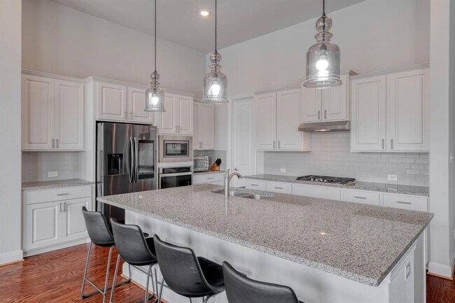 Building Photo - 18012 Leccion Dr