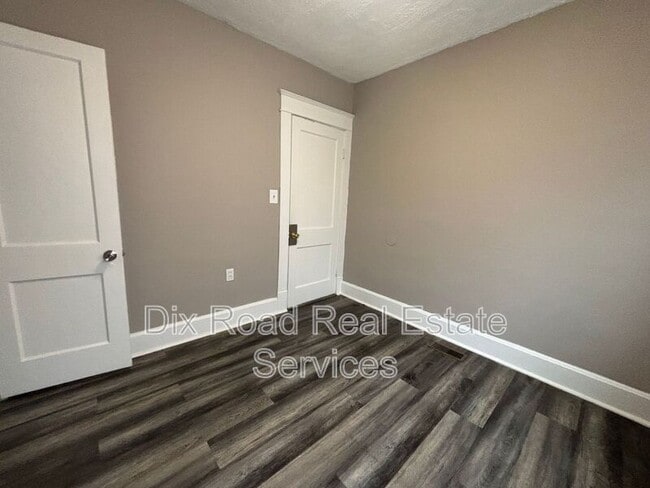 Building Photo - 3018 Tytus Ave