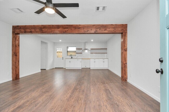 Building Photo - 262 1/2 De Boll Street Unit