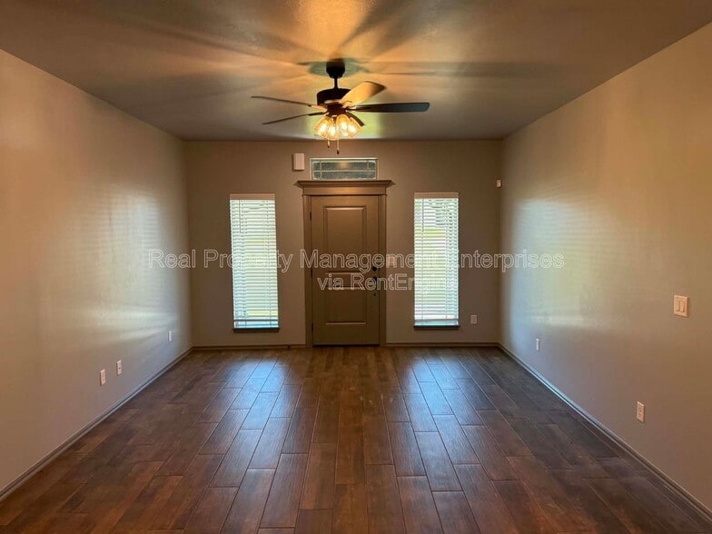 Building Photo - 29168 Osage Hls Dr