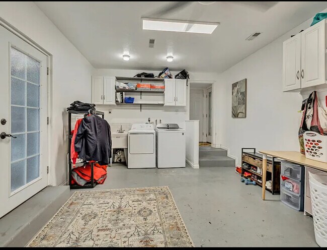 Building Photo - 1343 S 200 E