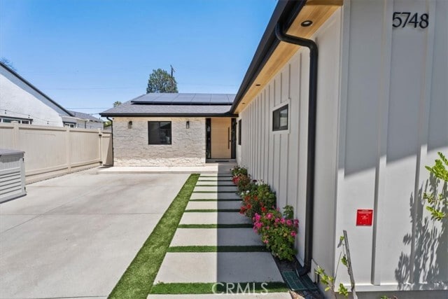 Building Photo - 5748 Vesper Ave