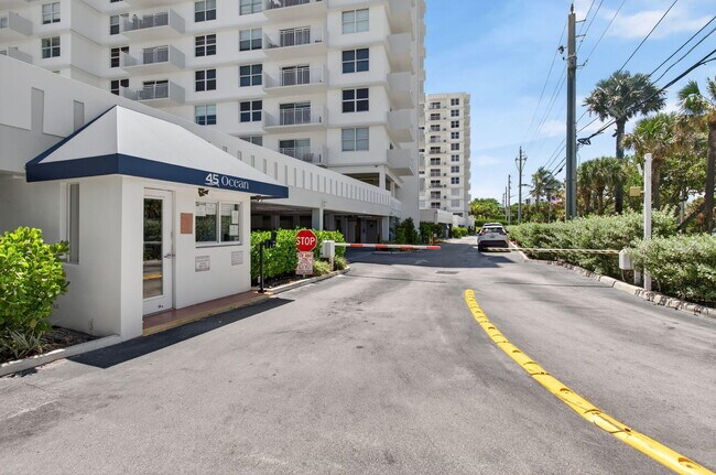Building Photo - 4511 S Ocean Blvd