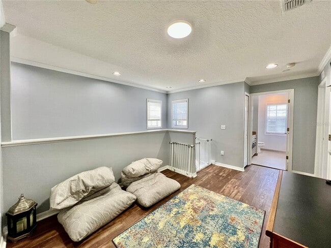 Building Photo - 16112 Loneoak View Dr