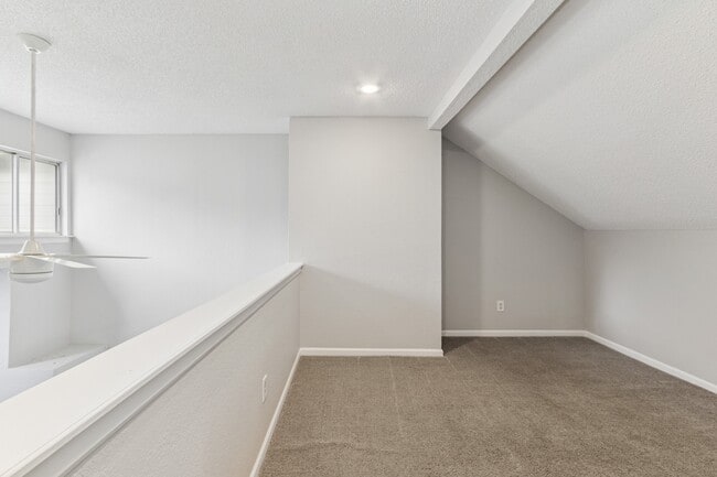 Building Photo - 8929 Hauser St
