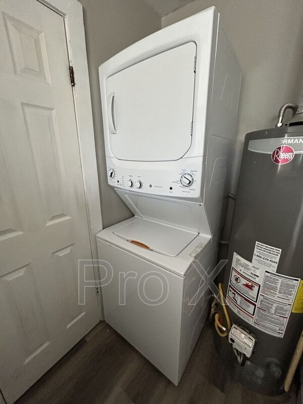 Building Photo - 316 E Park St