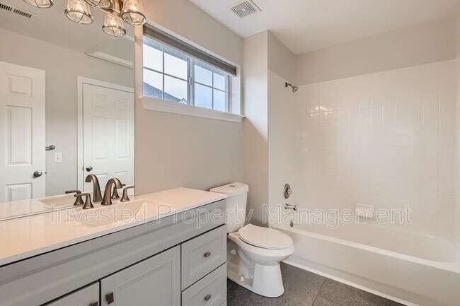 Building Photo - 4901 S Ammons St