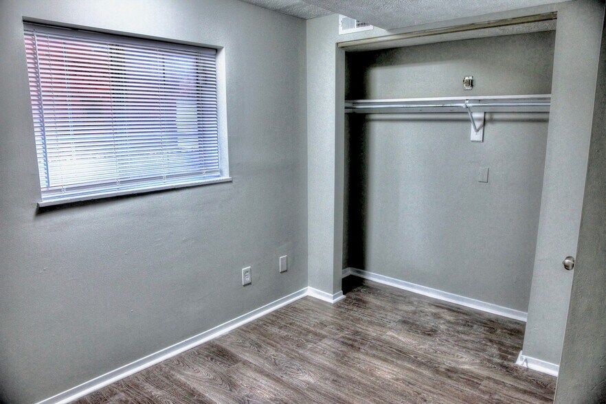 Building Photo - 316 E 17th Ave