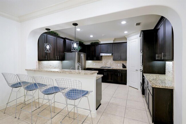 Building Photo - 14470 Summerleaf Ln