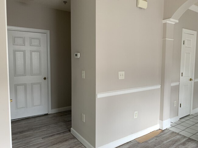 Building Photo - 5825 Catalina Dr