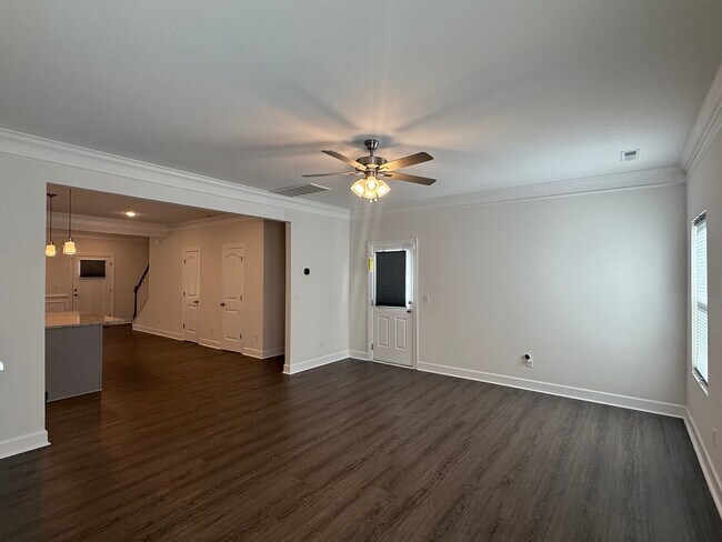 Building Photo - Like New Norfolk Single Family Home