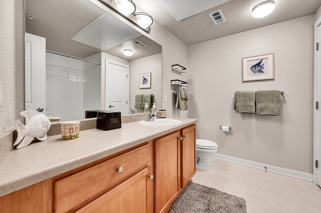 Building Photo - Immaculate, Fully Furnished  1-Bed 1-Bath Condo- Available Now!