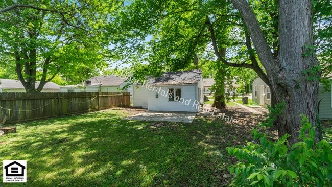Building Photo - $200 off first months rent* 2 Bedroom home...