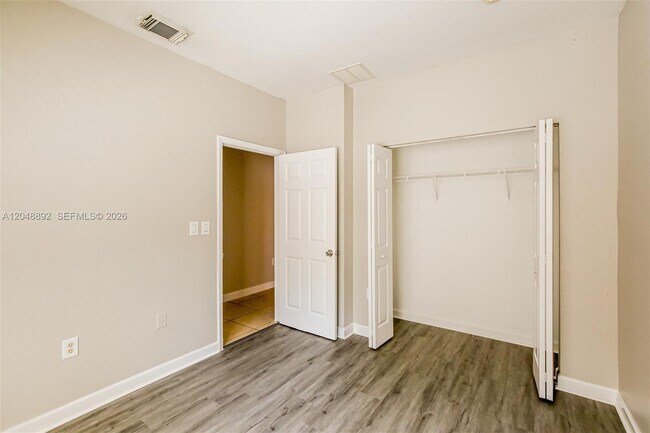Building Photo - 216 SE 32nd Terrace