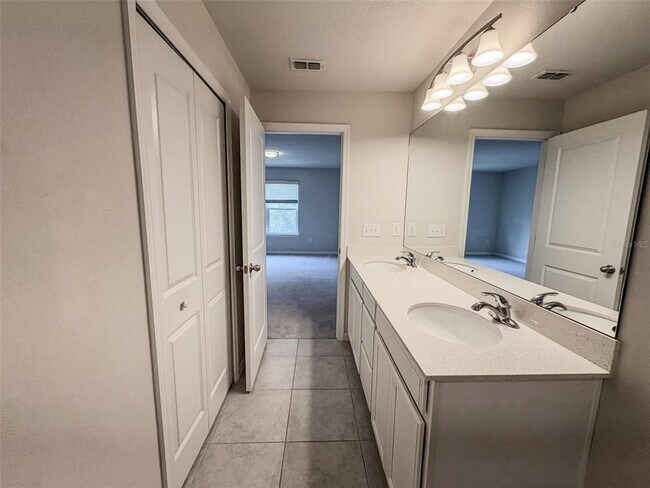 Building Photo - 2144 Laceflower Dr