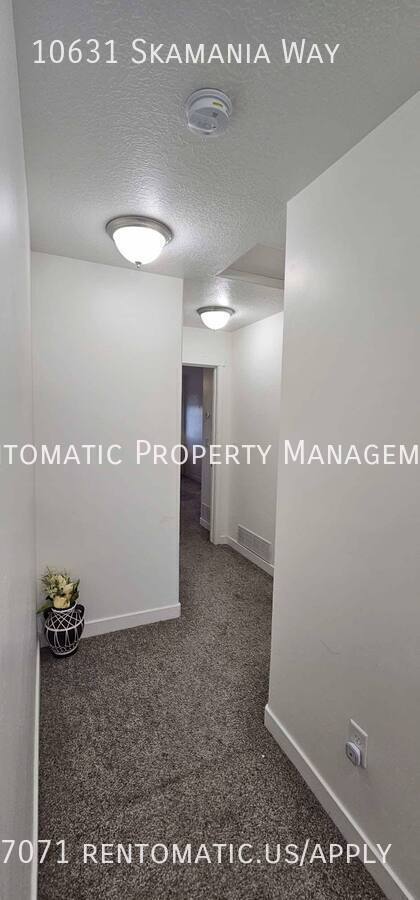 Building Photo - 10631 Skamania Wy