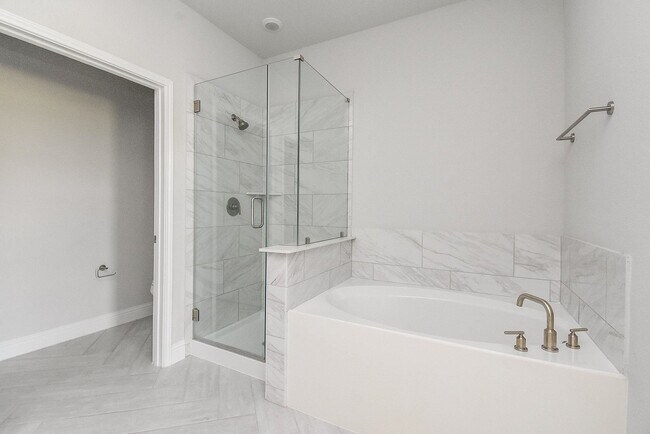 Building Photo - 2323 Birch View Ln