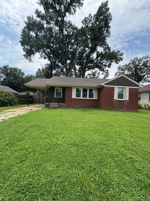 Building Photo - 1801 Myrna Ln