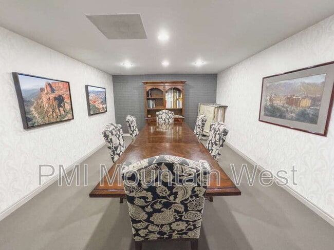 Building Photo - 171 E 3rd Ave