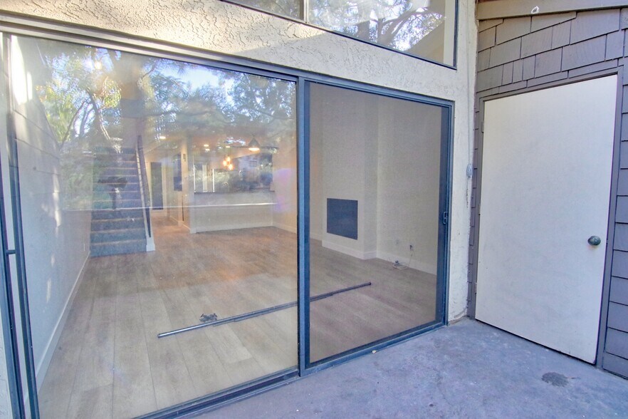 Building Photo - 1050 Seco St